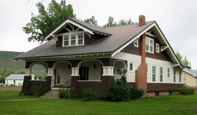 The Cambridge House as seen from the right-hand side