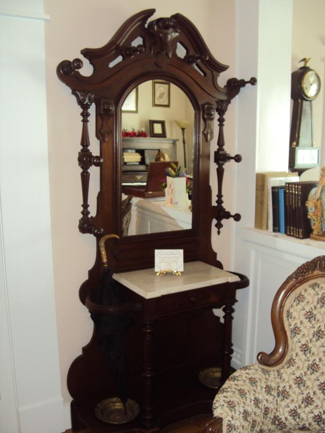 A Mirror in the Cambridge House